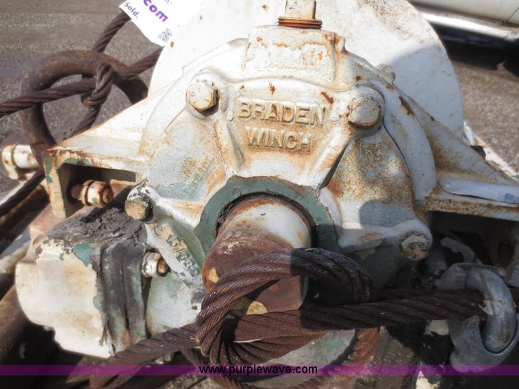 image for item D5773 Braden hydraulic winch