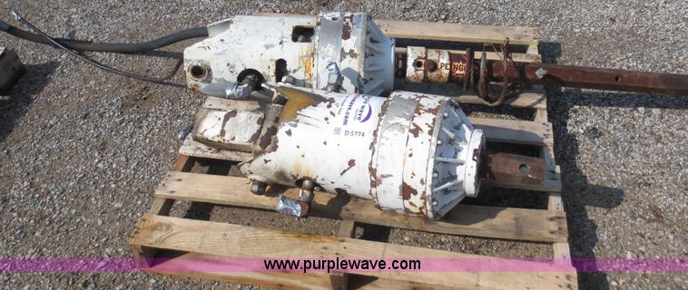 image for item D5774 (2) hydraulic drill motors