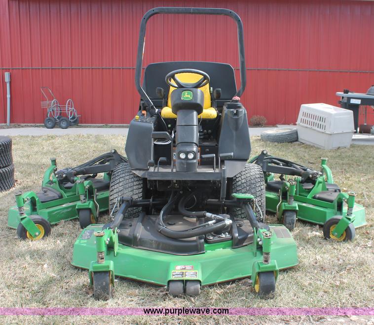 image for item E2841 John Deere 1600 Turbo Series II mower