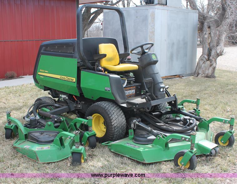 image for item E2841 John Deere 1600 Turbo Series II mower