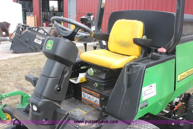 image for item E2841 John Deere 1600 Turbo Series II mower