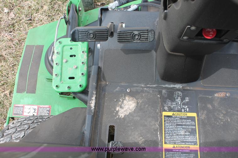 image for item E2841 John Deere 1600 Turbo Series II mower