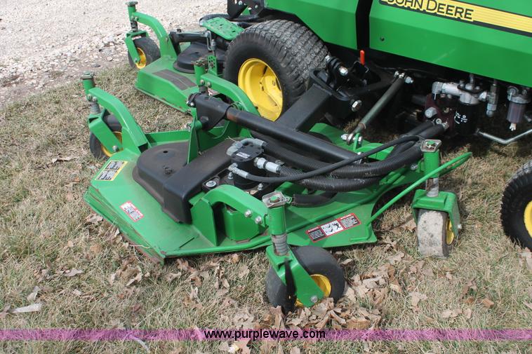 image for item E2841 John Deere 1600 Turbo Series II mower