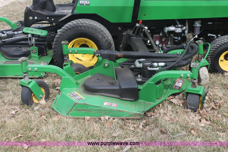 image for item E2841 John Deere 1600 Turbo Series II mower