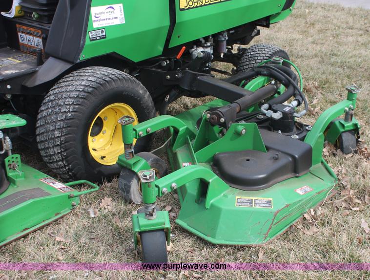 image for item E2841 John Deere 1600 Turbo Series II mower
