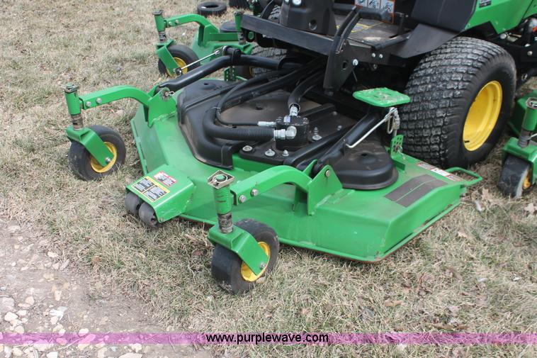 image for item E2841 John Deere 1600 Turbo Series II mower