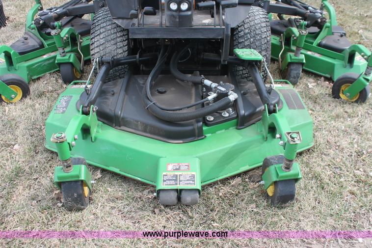image for item E2841 John Deere 1600 Turbo Series II mower