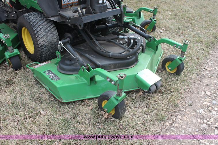 image for item E2841 John Deere 1600 Turbo Series II mower