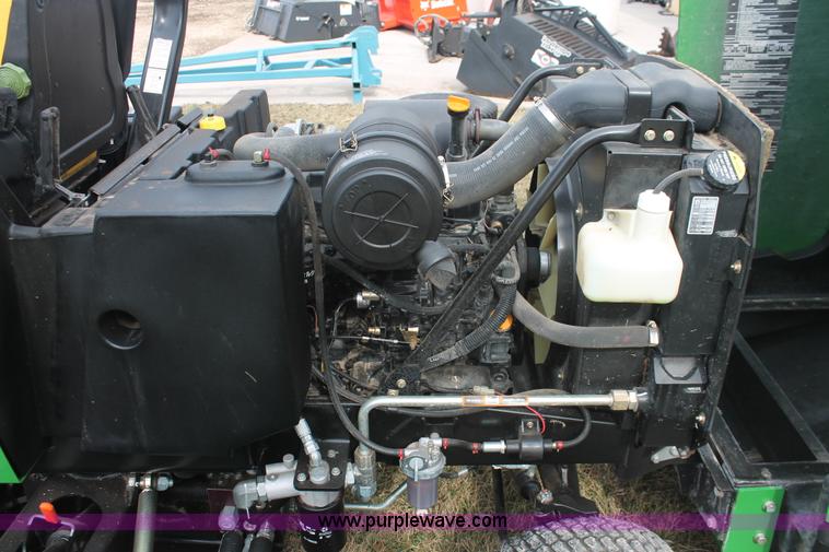 image for item E2841 John Deere 1600 Turbo Series II mower