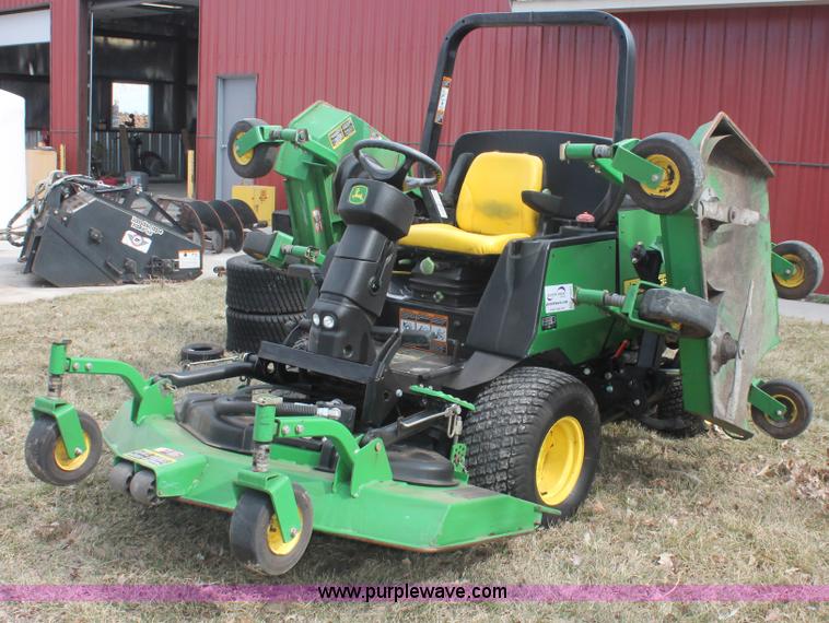 image for item E2841 John Deere 1600 Turbo Series II mower