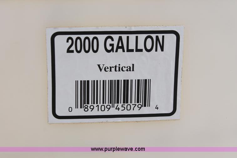 image for item E2856 2,000 gallon vertical poly tank