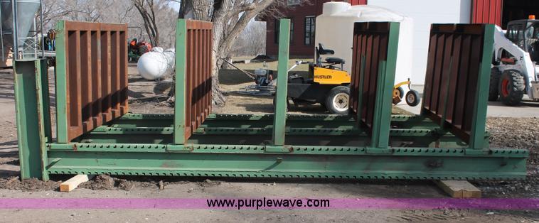 image for item E2861 Industrial cantilever rack shelving