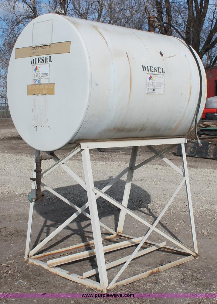 image for item E2863 500 gallon fuel tank