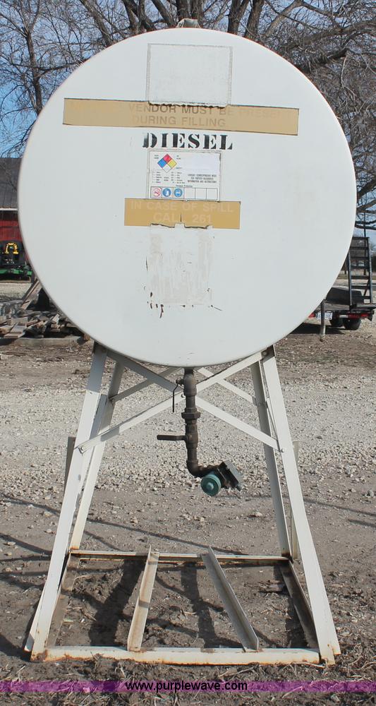 image for item E2863 500 gallon fuel tank