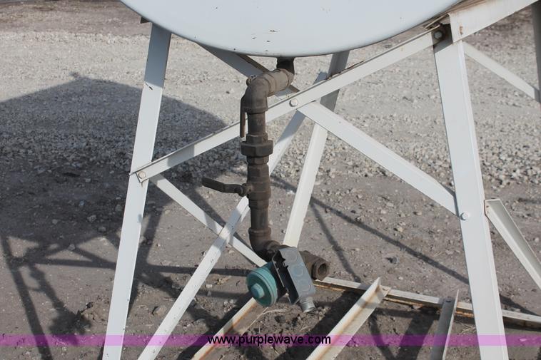 image for item E2863 500 gallon fuel tank