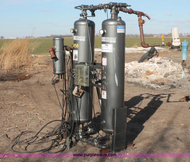 image for item E2873 Airtek TW200 compressed air dryer