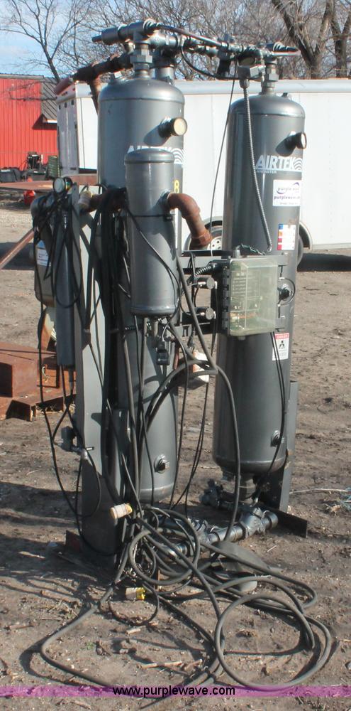 image for item E2873 Airtek TW200 compressed air dryer