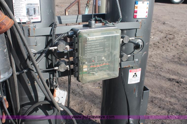 image for item E2873 Airtek TW200 compressed air dryer