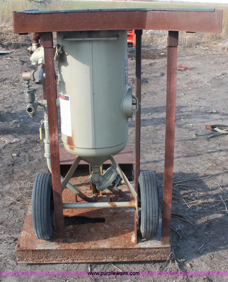 image for item E2874 2002 Clemco abrasive blast machine