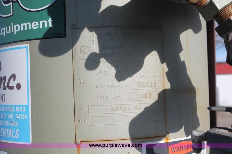 image for item E2874 2002 Clemco abrasive blast machine