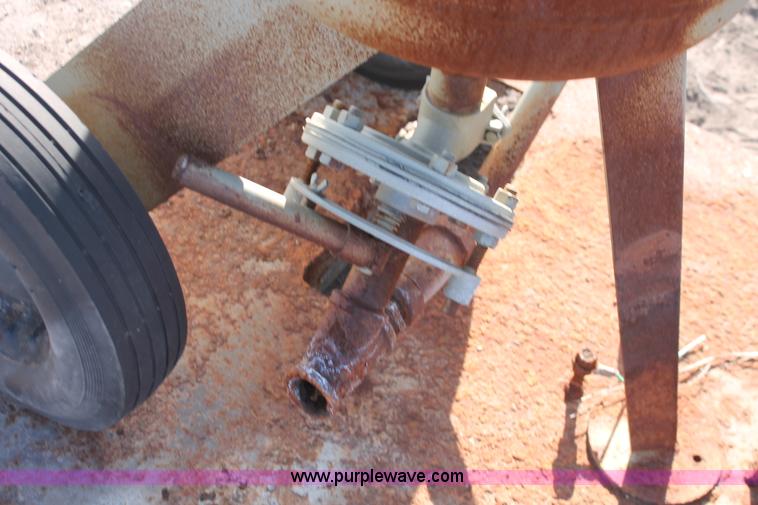 image for item E2874 2002 Clemco abrasive blast machine