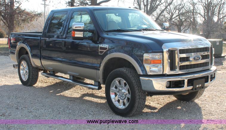 image for item E2877 2008 Ford F250 Lariat Super Duty CrewCab pickup truck