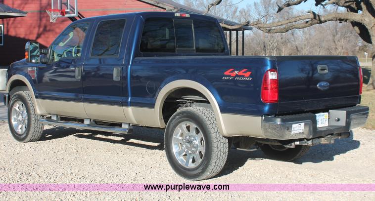 image for item E2877 2008 Ford F250 Lariat Super Duty CrewCab pickup truck