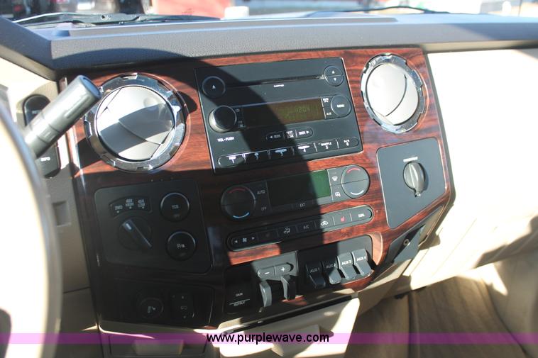 image for item E2877 2008 Ford F250 Lariat Super Duty CrewCab pickup truck