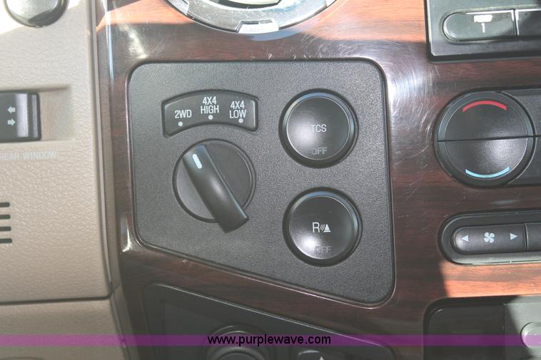 image for item E2877 2008 Ford F250 Lariat Super Duty CrewCab pickup truck