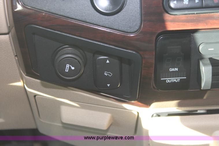 image for item E2877 2008 Ford F250 Lariat Super Duty CrewCab pickup truck