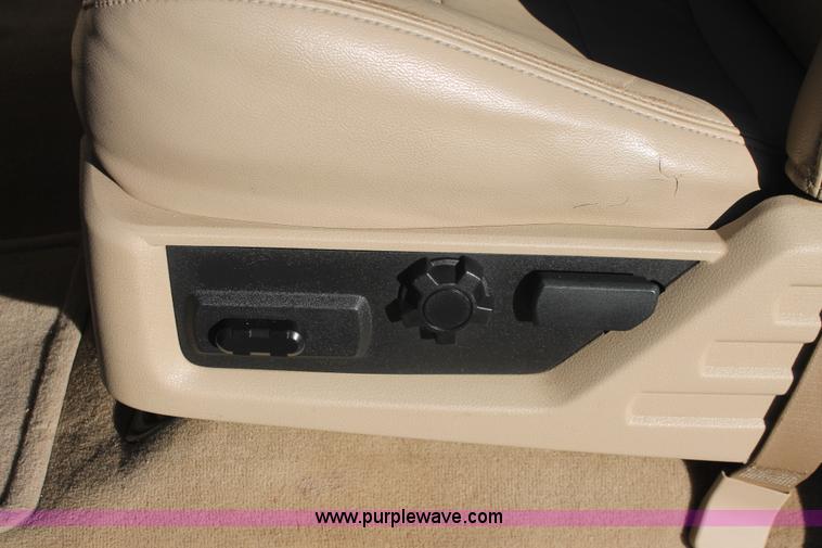 image for item E2877 2008 Ford F250 Lariat Super Duty CrewCab pickup truck