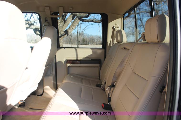 image for item E2877 2008 Ford F250 Lariat Super Duty CrewCab pickup truck