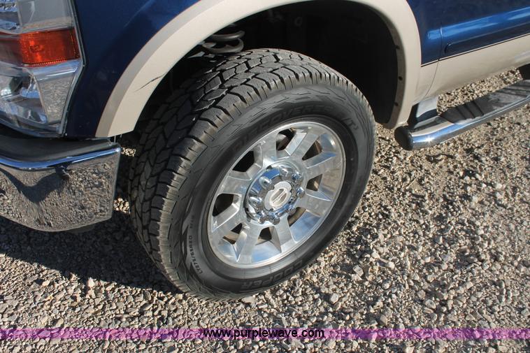 image for item E2877 2008 Ford F250 Lariat Super Duty CrewCab pickup truck