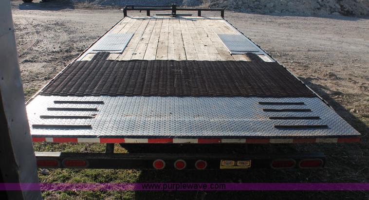 image for item E2879 2009 PJ T8222 tilt deck tandem axle trailer