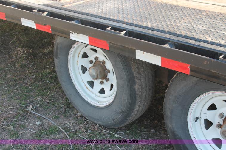 image for item E2879 2009 PJ T8222 tilt deck tandem axle trailer