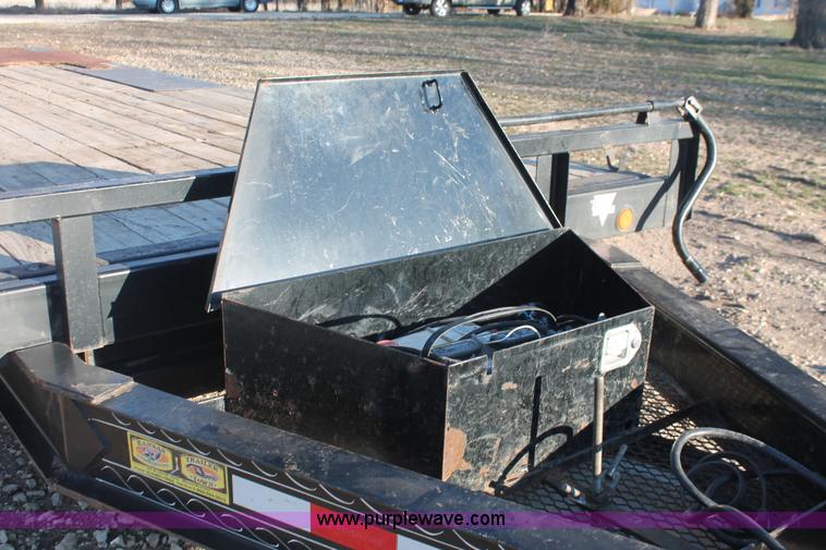 image for item E2879 2009 PJ T8222 tilt deck tandem axle trailer