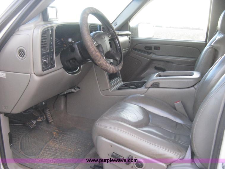 image for item E3104 2005 Chevrolet Silverado 3500 LT Crew Cab pickup truck