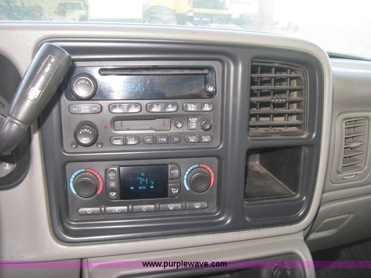 image for item E3104 2005 Chevrolet Silverado 3500 LT Crew Cab pickup truck
