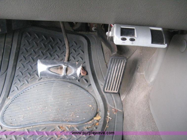 image for item E3104 2005 Chevrolet Silverado 3500 LT Crew Cab pickup truck