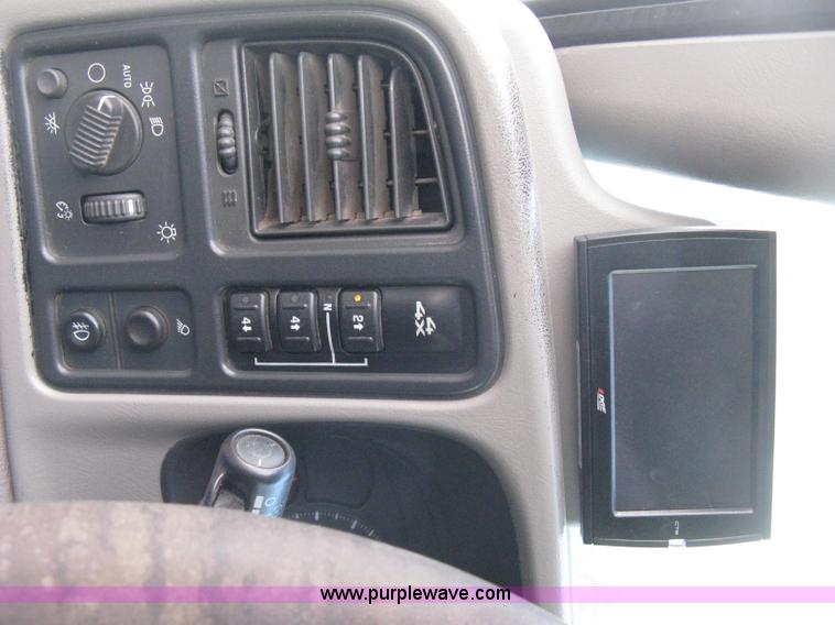 image for item E3104 2005 Chevrolet Silverado 3500 LT Crew Cab pickup truck