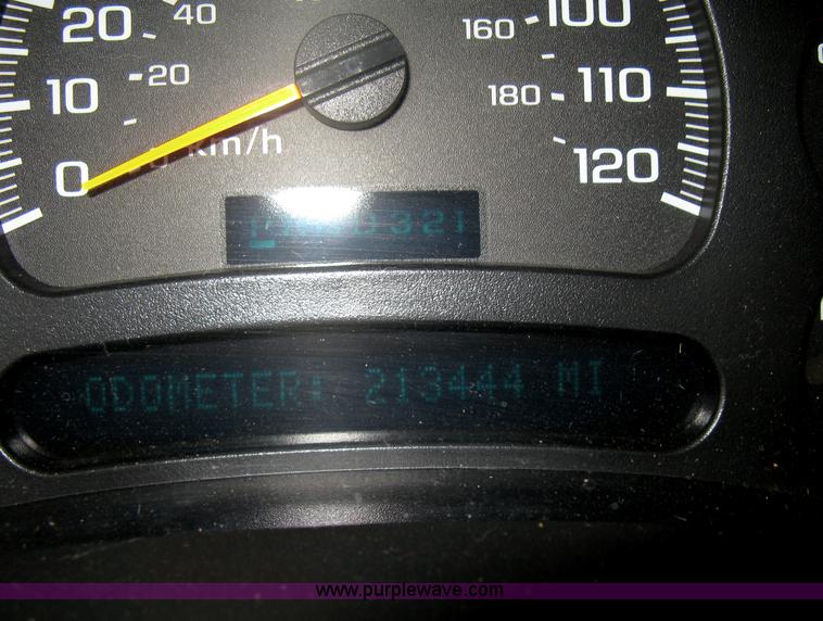 image for item E3104 2005 Chevrolet Silverado 3500 LT Crew Cab pickup truck