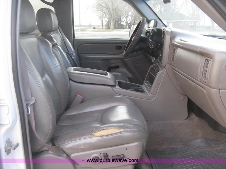 image for item E3104 2005 Chevrolet Silverado 3500 LT Crew Cab pickup truck