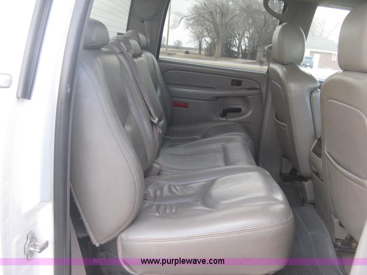 image for item E3104 2005 Chevrolet Silverado 3500 LT Crew Cab pickup truck