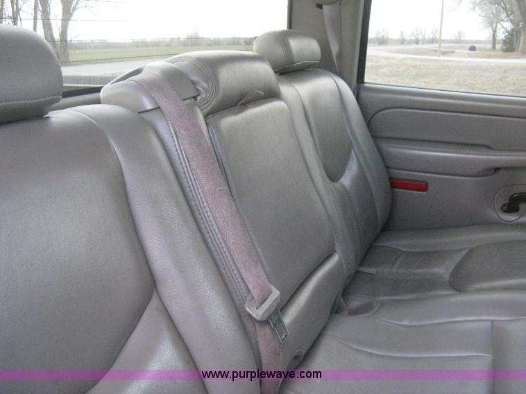 image for item E3104 2005 Chevrolet Silverado 3500 LT Crew Cab pickup truck