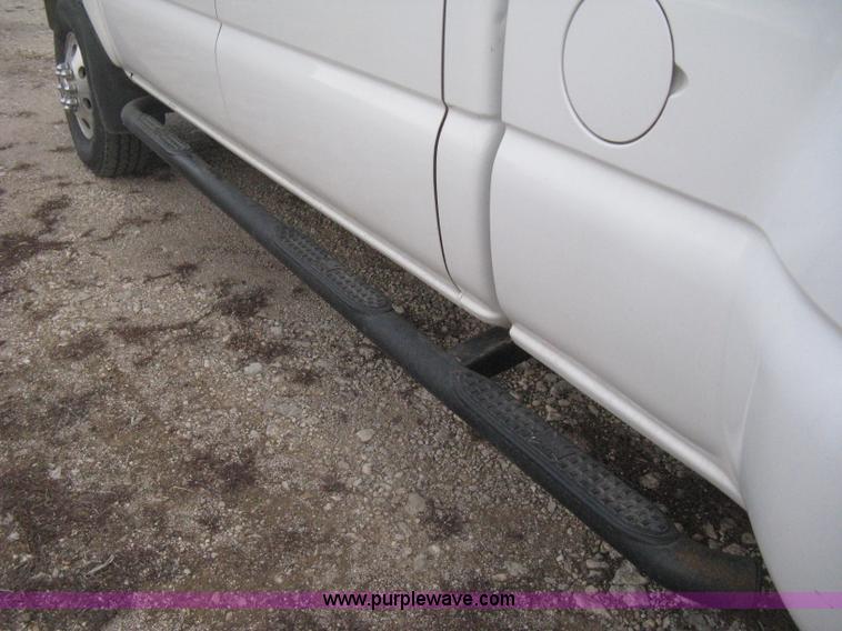 image for item E3104 2005 Chevrolet Silverado 3500 LT Crew Cab pickup truck