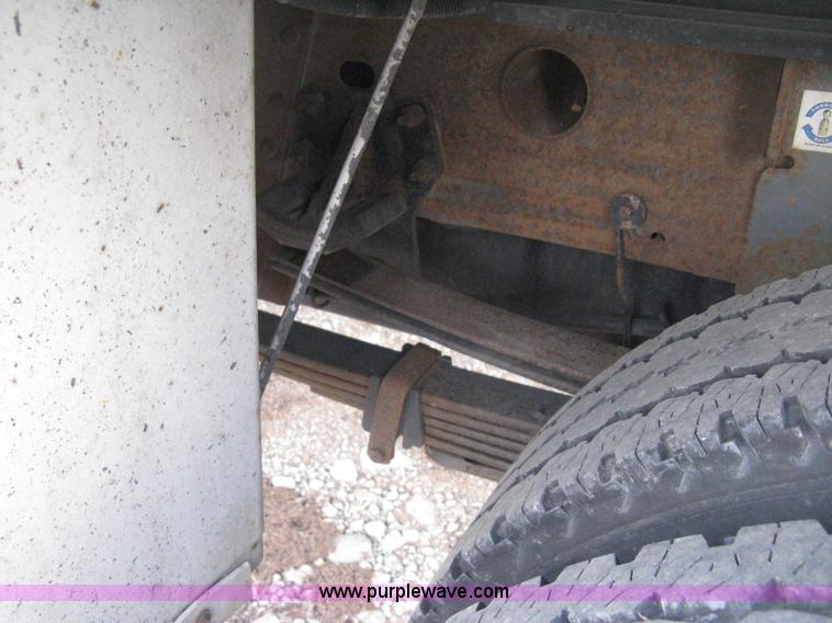 image for item E3104 2005 Chevrolet Silverado 3500 LT Crew Cab pickup truck