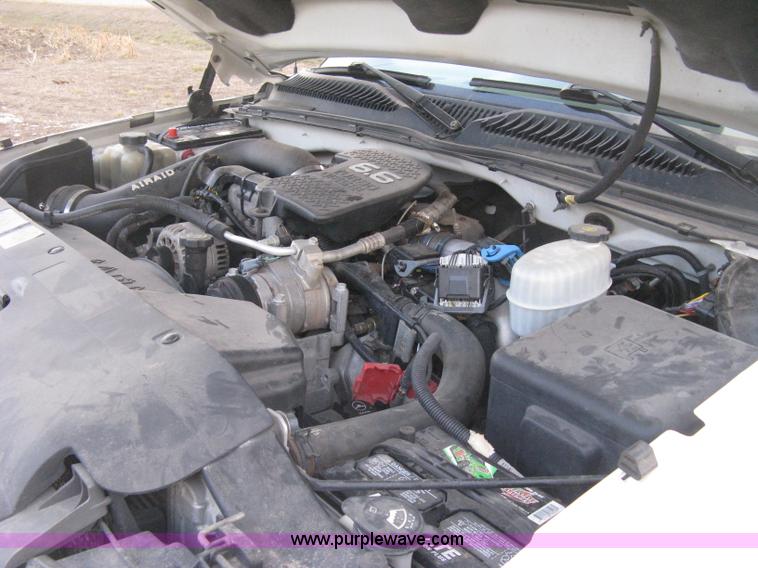 image for item E3104 2005 Chevrolet Silverado 3500 LT Crew Cab pickup truck
