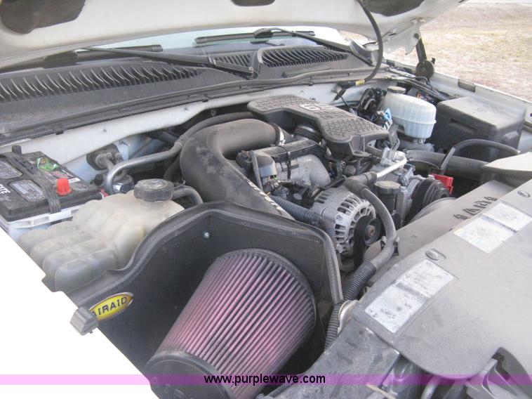 image for item E3104 2005 Chevrolet Silverado 3500 LT Crew Cab pickup truck