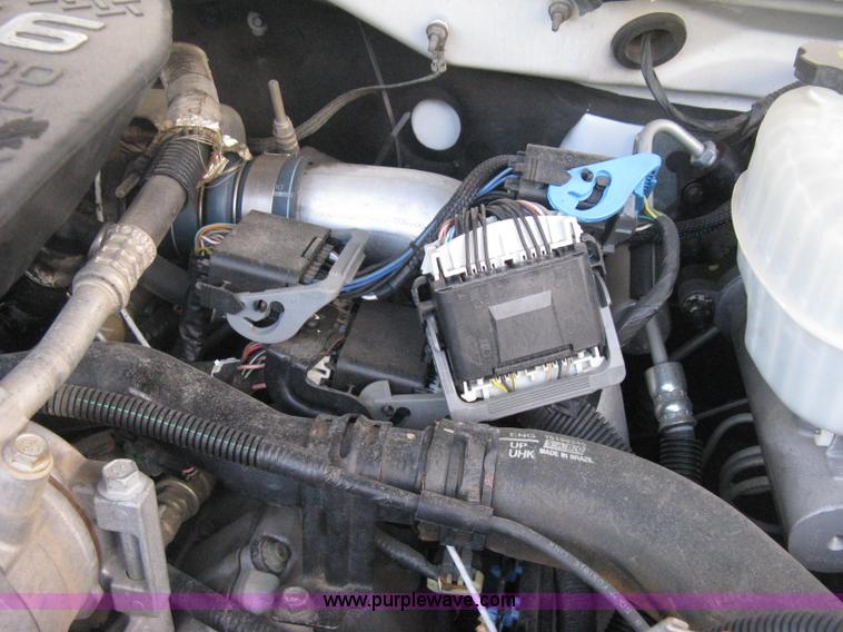 image for item E3104 2005 Chevrolet Silverado 3500 LT Crew Cab pickup truck
