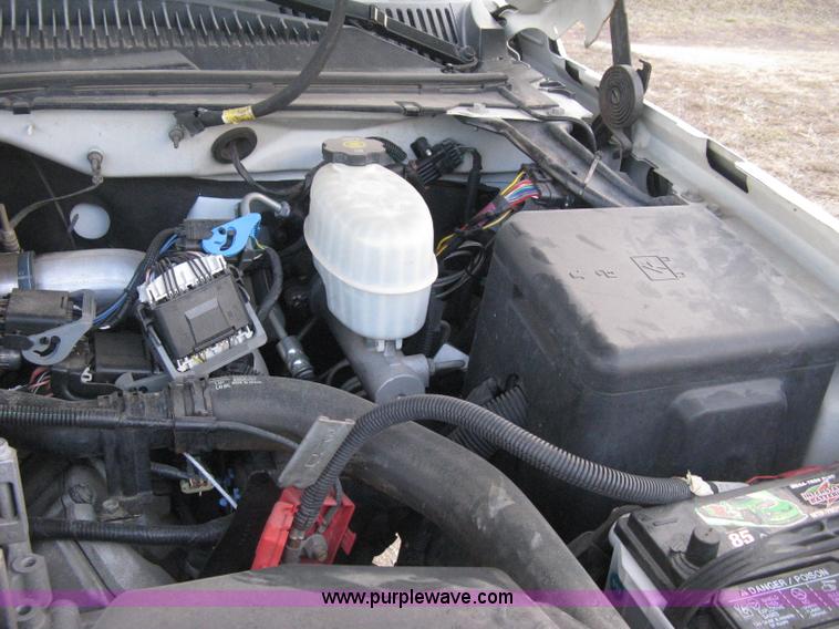 image for item E3104 2005 Chevrolet Silverado 3500 LT Crew Cab pickup truck